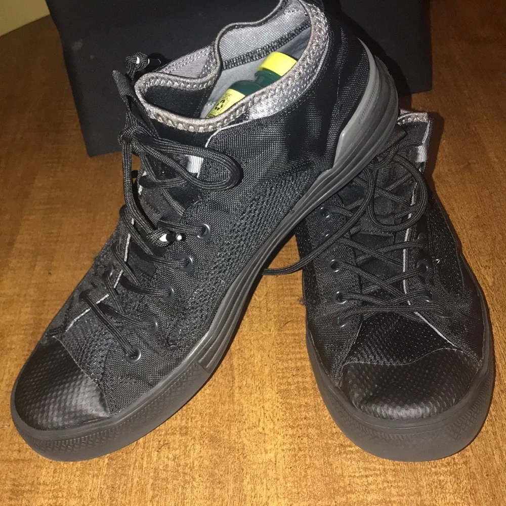 Converse - Picture 3 of 14